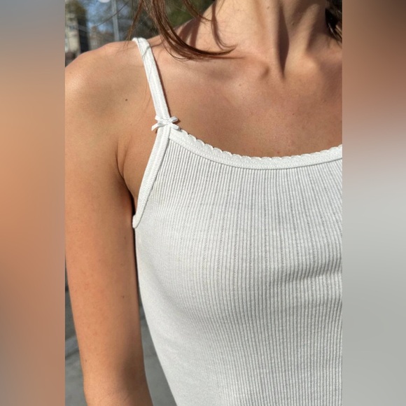 Brandy melville white belle bow tank - Picture 4 of 5